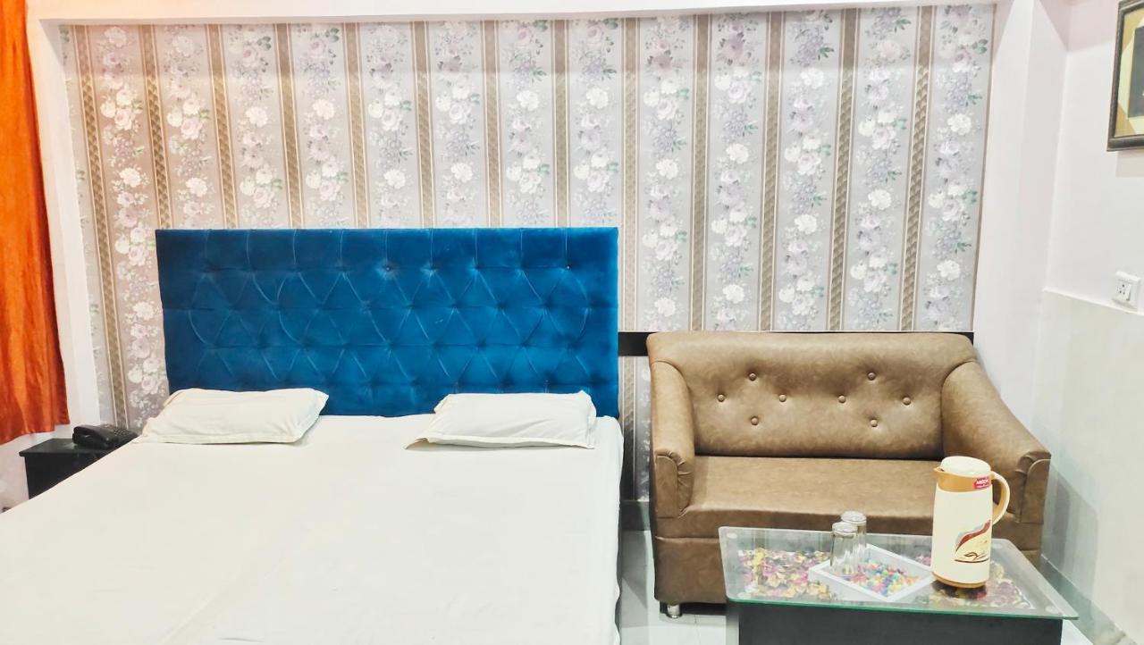 Hotel Shivay Palace Basti Bagian luar foto