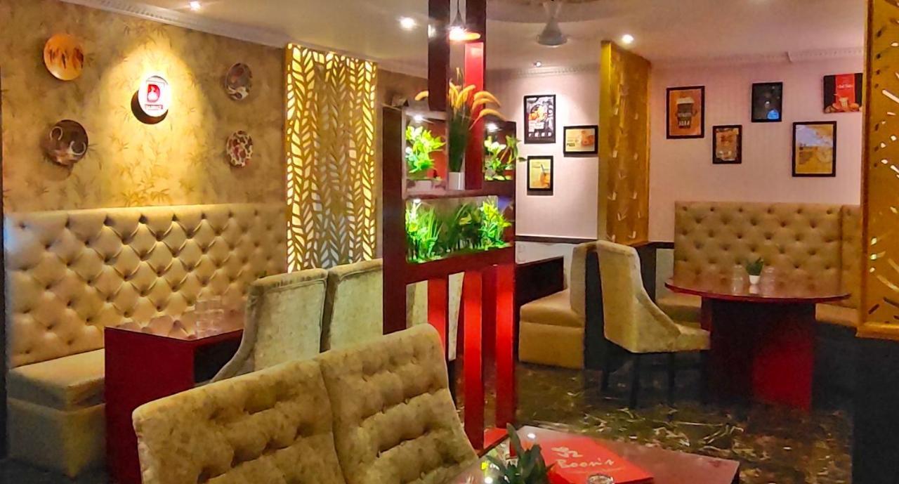Hotel Shivay Palace Basti Bagian luar foto