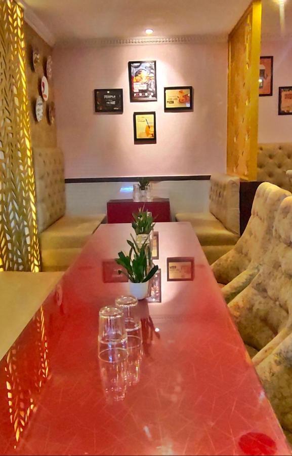 Hotel Shivay Palace Basti Bagian luar foto